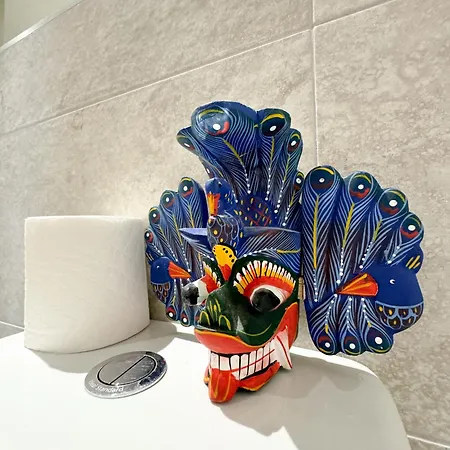 Stokes Croft - Whole - Centre - Serviced Bs1 *