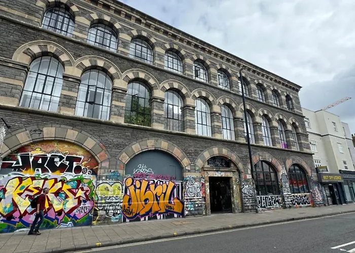 Stokes Croft - Whole - Centre - Serviced Bs1