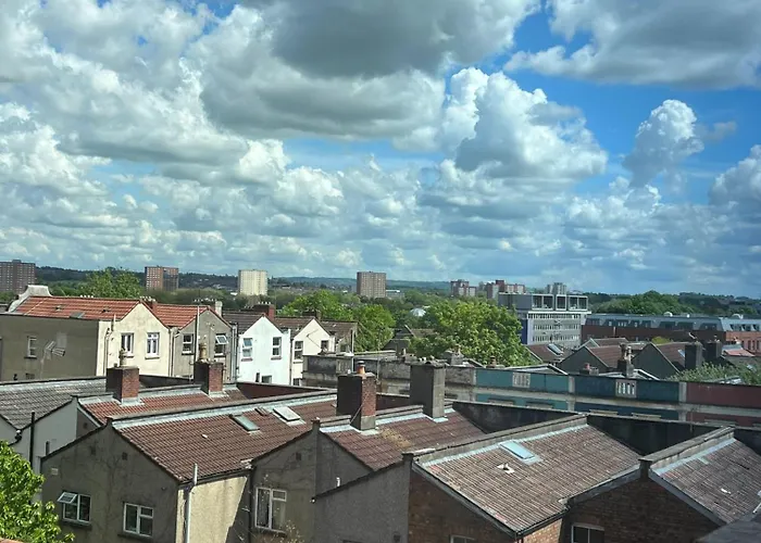 Stokes Croft - Whole - Centre - Serviced Bs1